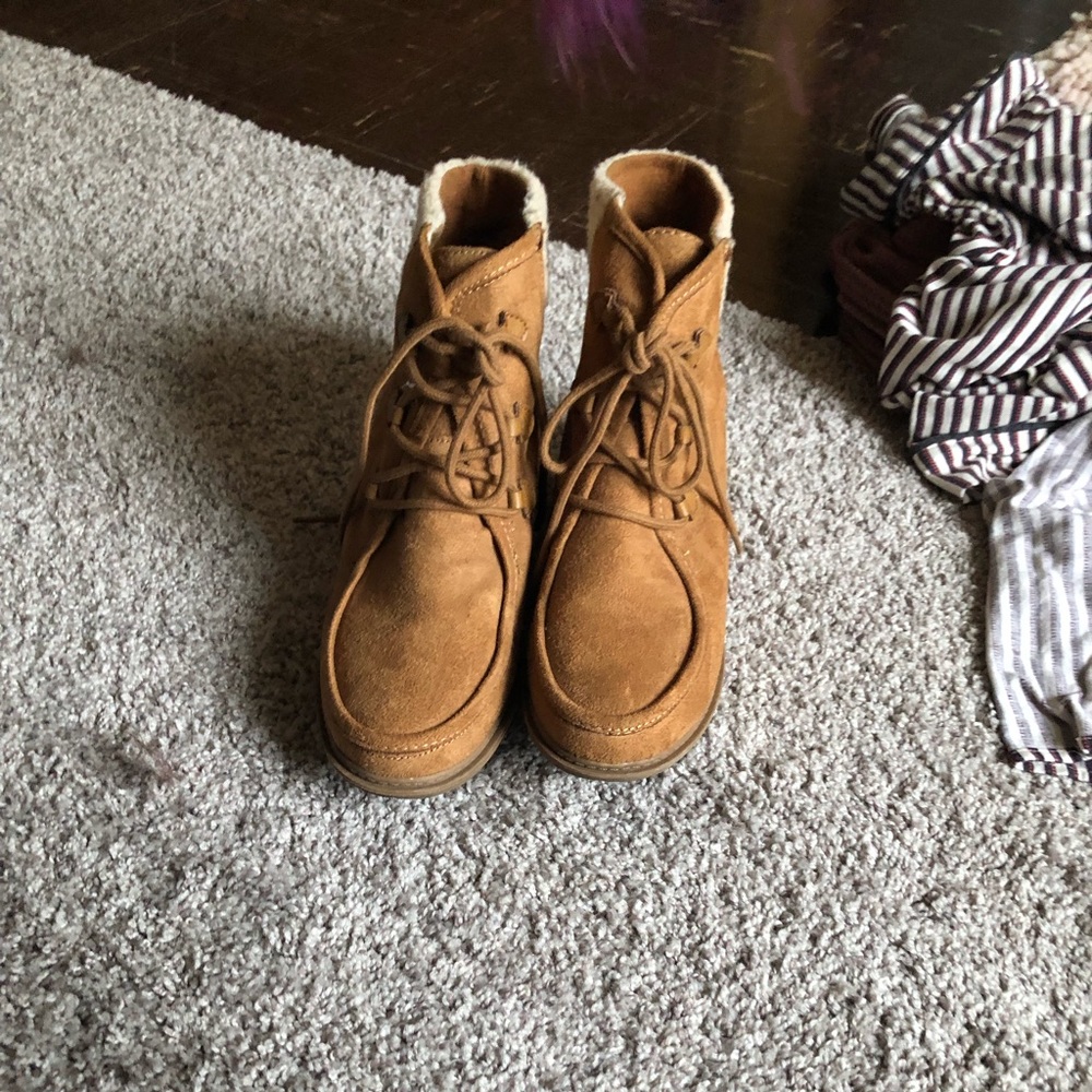 tan fur trim wedge boots